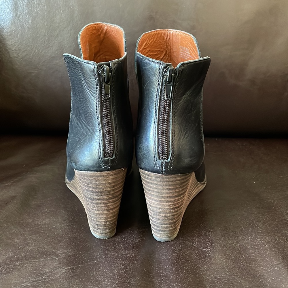 Lucky Brand Black Ankle Boots - Picture 3 of 9